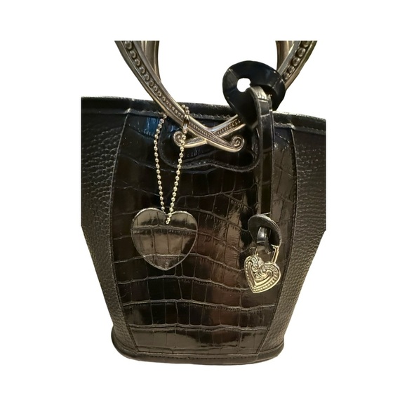 Black Heart Handle Women's Bucket Bag - Picture 6 of 14